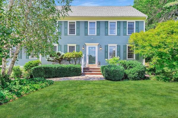 2 Wildwood Dr, Newburyport, MA 01950