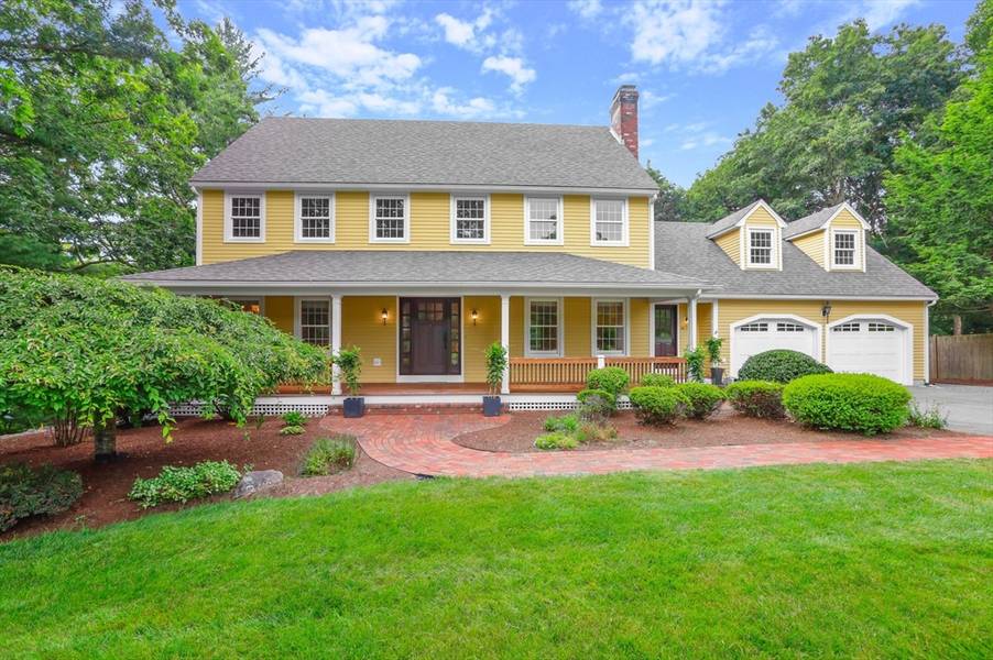 14 Willow Circle, Medfield, MA 02052