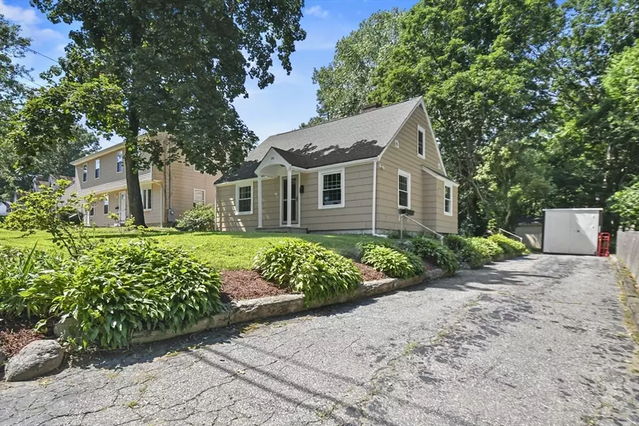 34 Quobaug Avenue, Oxford, MA 01540