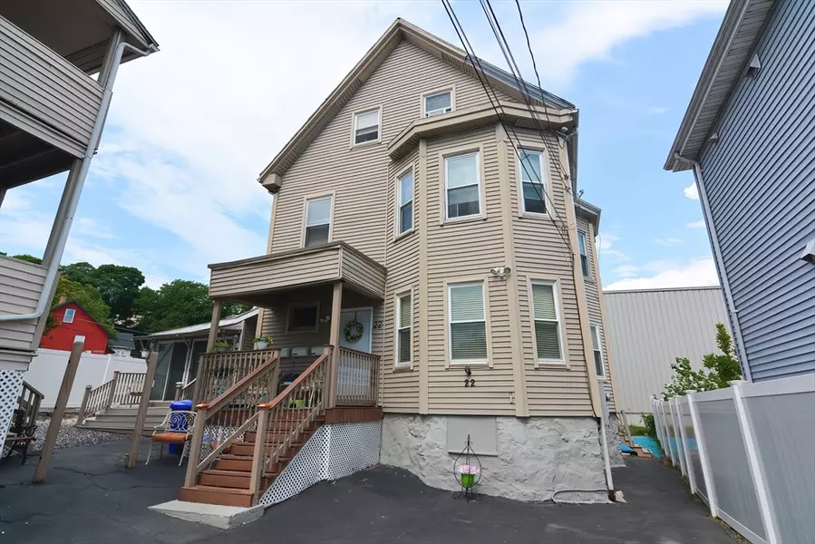 22 Faulkner St, Malden, MA 02148