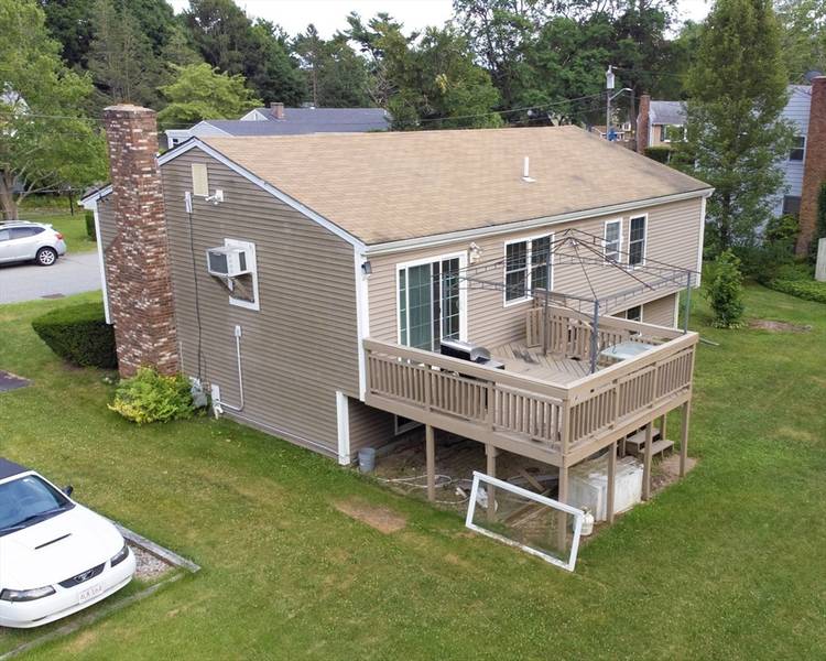 75 Fair Dr, Somerset, MA 02726