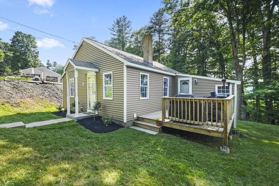 30 Hill St, Auburn, MA 01501