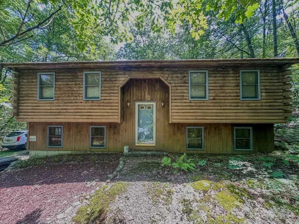 Royalston, MA 01368,37 Laurel Lake Rd