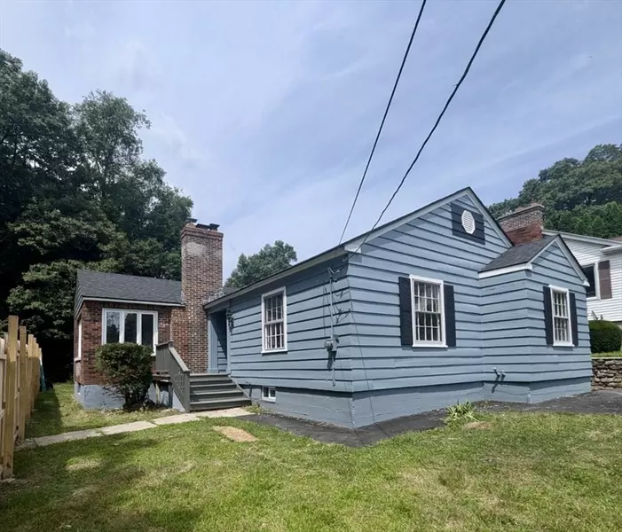 31 Potomska St, Worcester, MA 01602