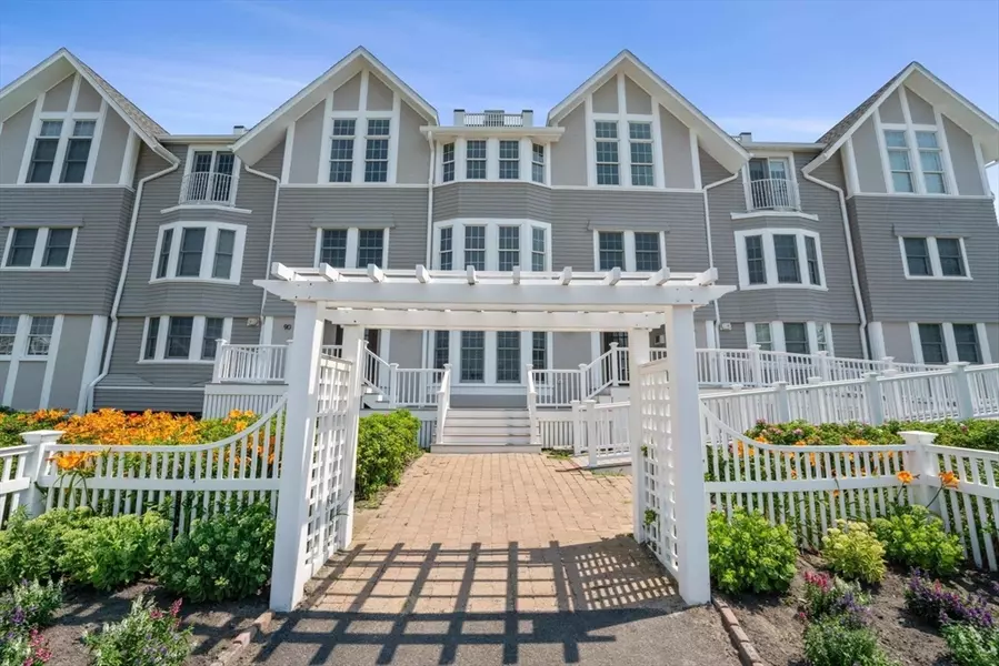 90 Glades Rd #202, Scituate, MA 02066