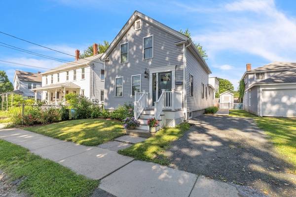 7 Myrtle St, Greenfield, MA 01301