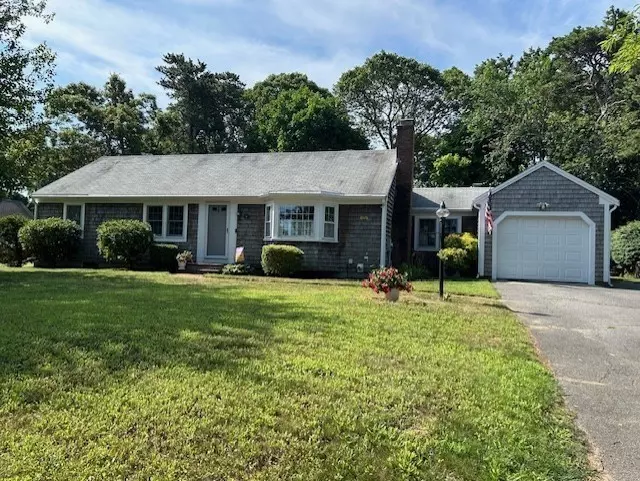 17 Christopher Hall Way, Yarmouth, MA 02675