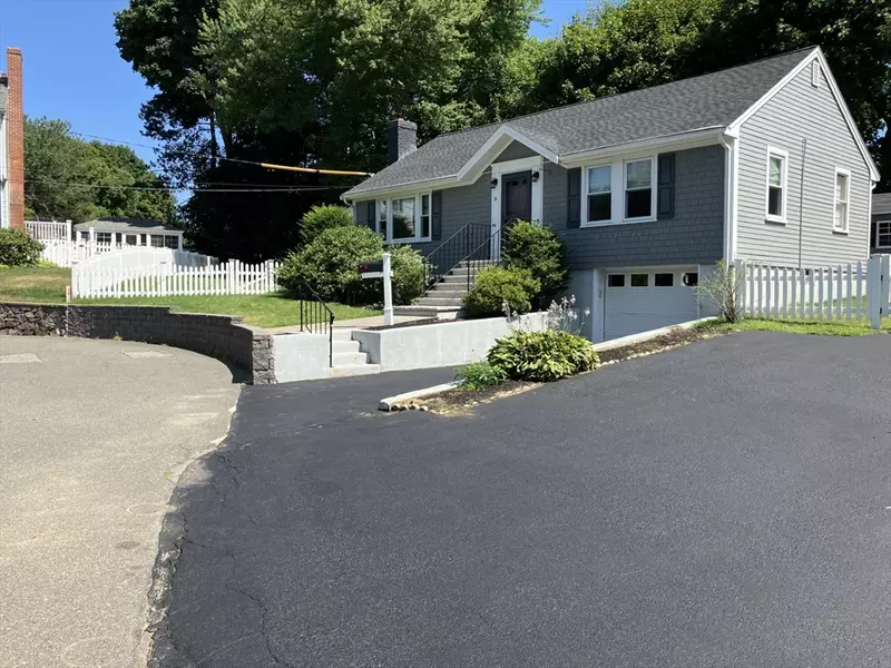 9 Oak Ridge Road, Stoneham, MA 02180