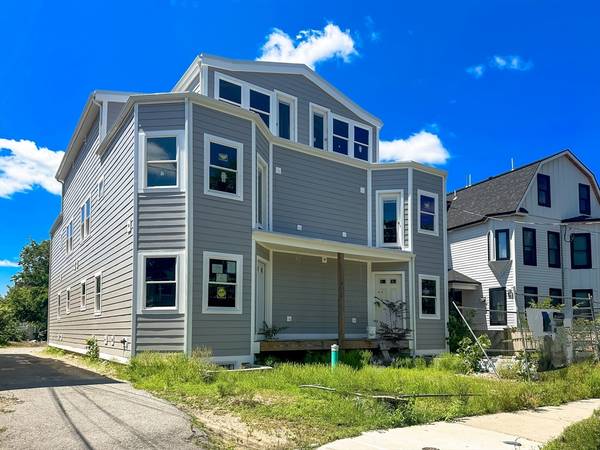 18 Belknap St, Arlington, MA 02474