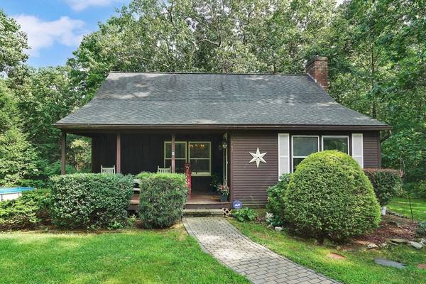 242 Crane Hill Rd, Wilbraham, MA 01095