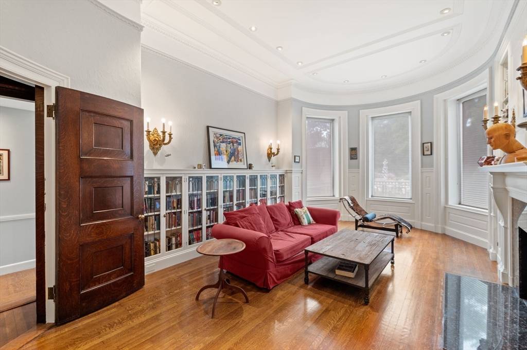 Boston, MA 02115,412 Beacon Street #3