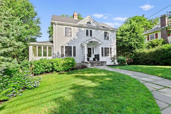 142 Russell Ave, Watertown, MA 02472