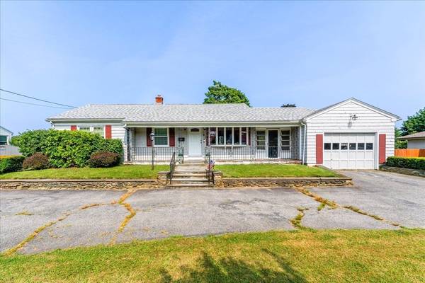 63 Maple Ave, Swansea, MA 02777