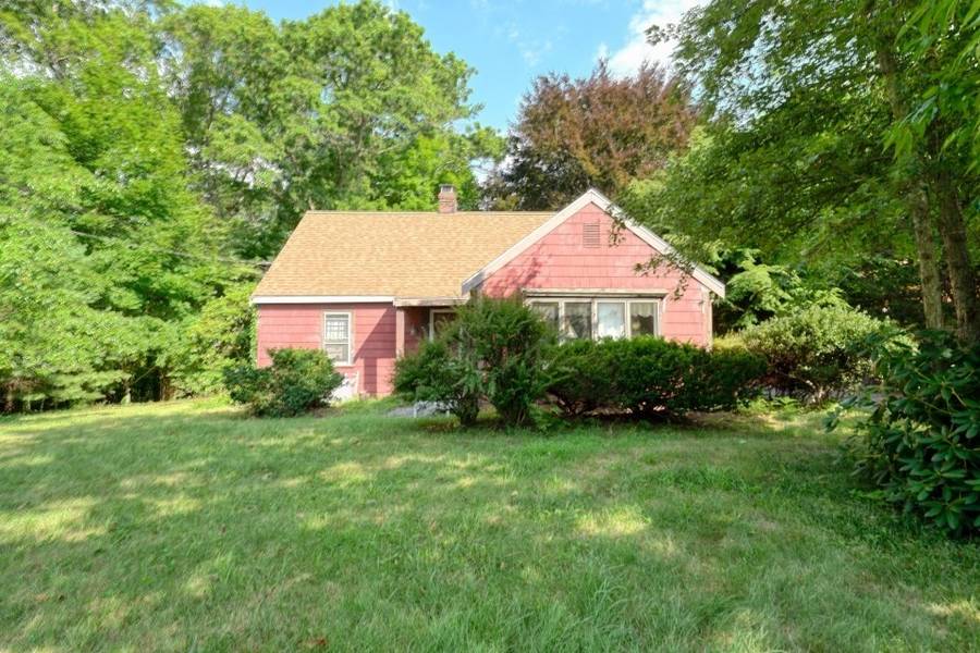 93 Mattakeesett St, Pembroke, MA 02359