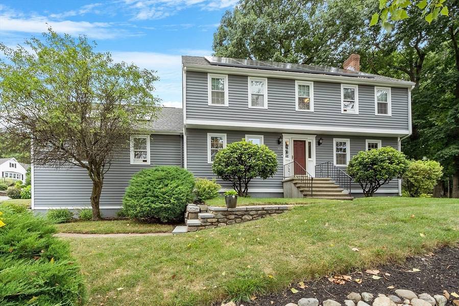 37 Constitution Dr, Leominster, MA 01453