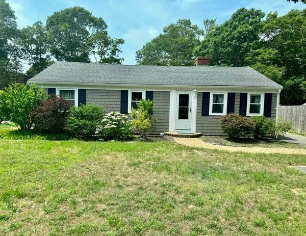 7 Eldridge Rd, Yarmouth, MA 02664