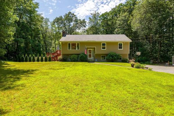 36 Heywood Rd, Sterling, MA 01564