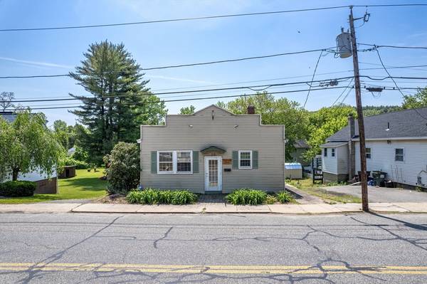 25 Bourne St, Palmer, MA 01080