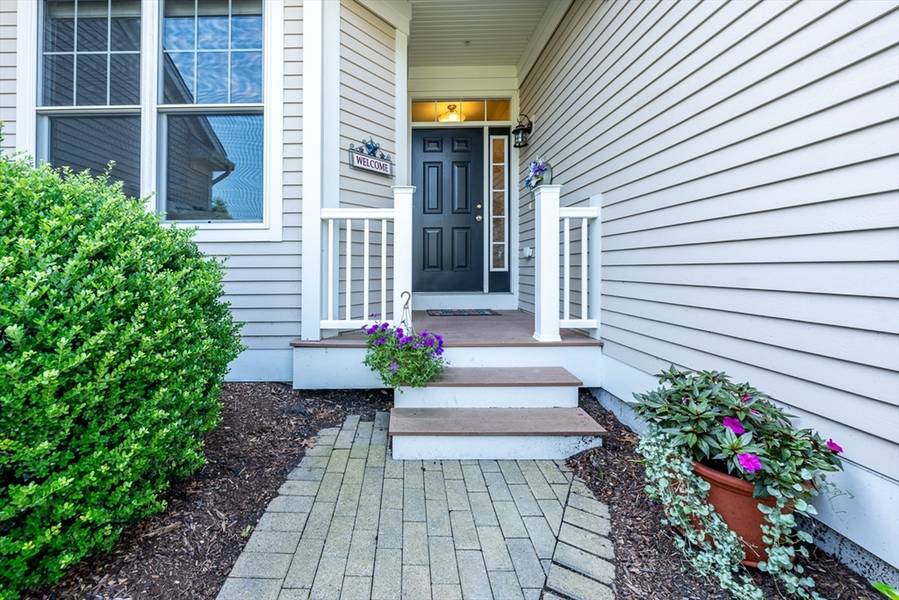 38 Grey Hawk Dr #653, Mashpee, MA 02649