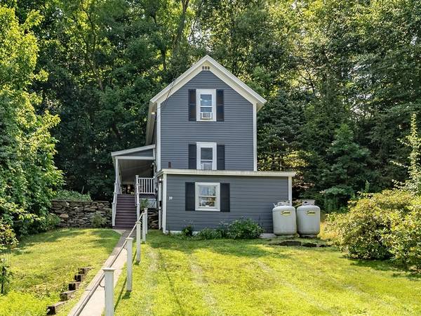 39 X St, Montague, MA 01376