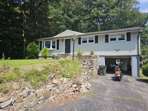 18 Merriam District, Oxford, MA 01537