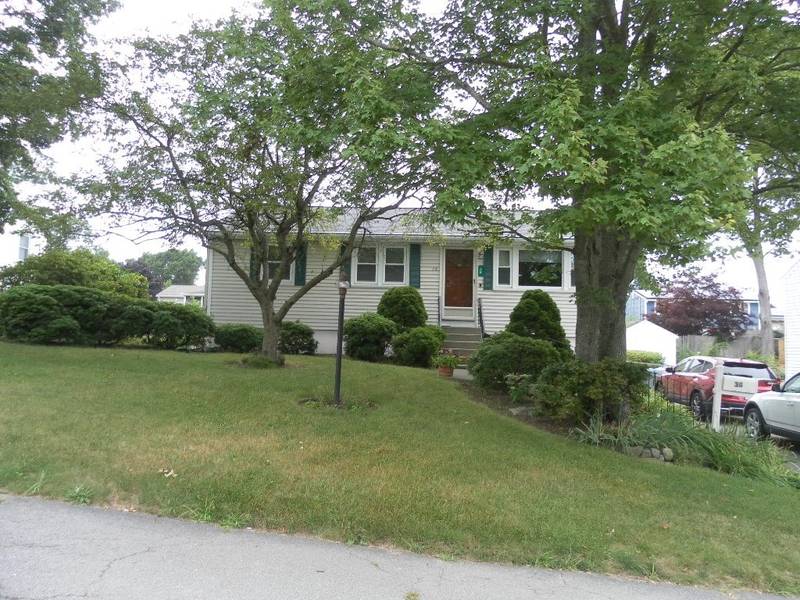 38 Stearns Ave, Brockton, MA 02302