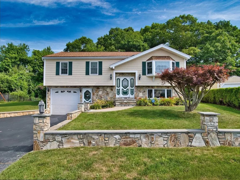 New Bedford, MA 02745,210 Heritage Dr