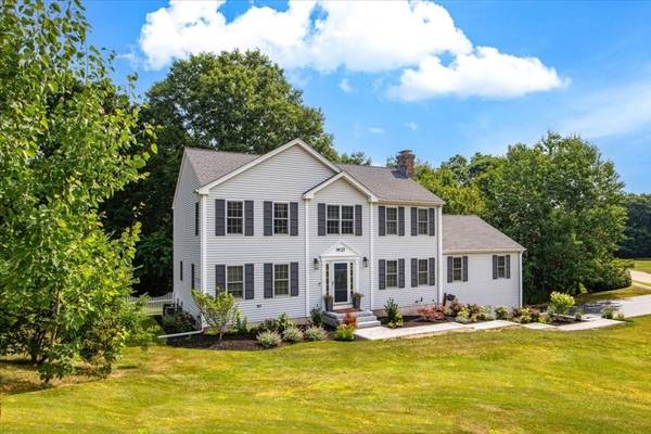 27 Domenic St, Millville, MA 01529