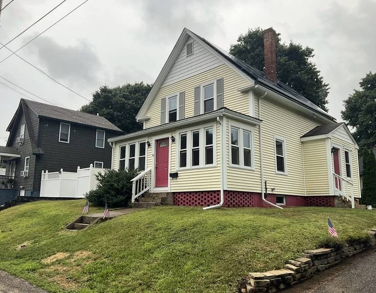 44 Rich St, Gardner, MA 01440