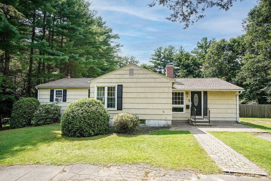 11 Pinebrook Cir, Granby, MA 01033