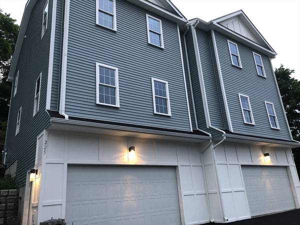 225 Hamilton St #225, Worcester, MA 01604