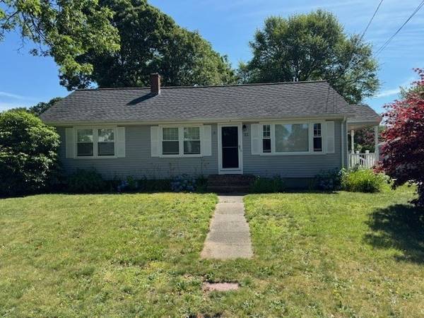 21 Blossom St, Fairhaven, MA 02719