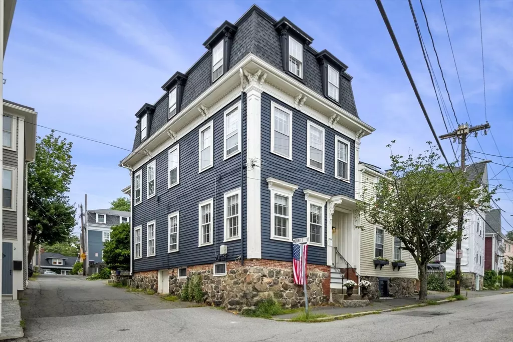 Marblehead, MA 01945,102 Front St #3