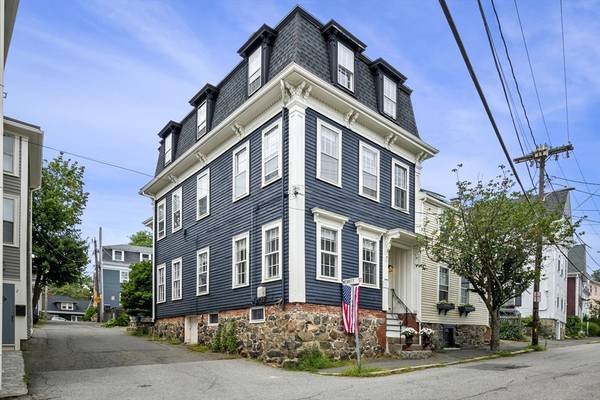 102 Front St #3, Marblehead, MA 01945