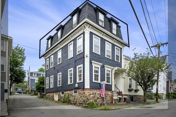 Marblehead, MA 01945,102 Front St #3