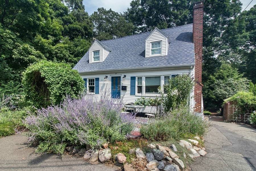 39 Reading Hill Ave, Melrose, MA 02176