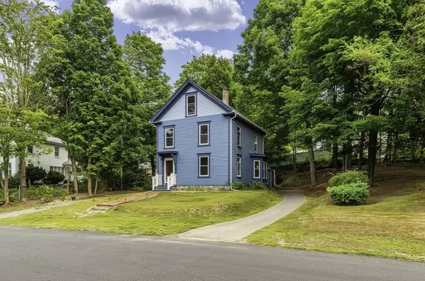 22 Union St,  Groveland,  MA 01834