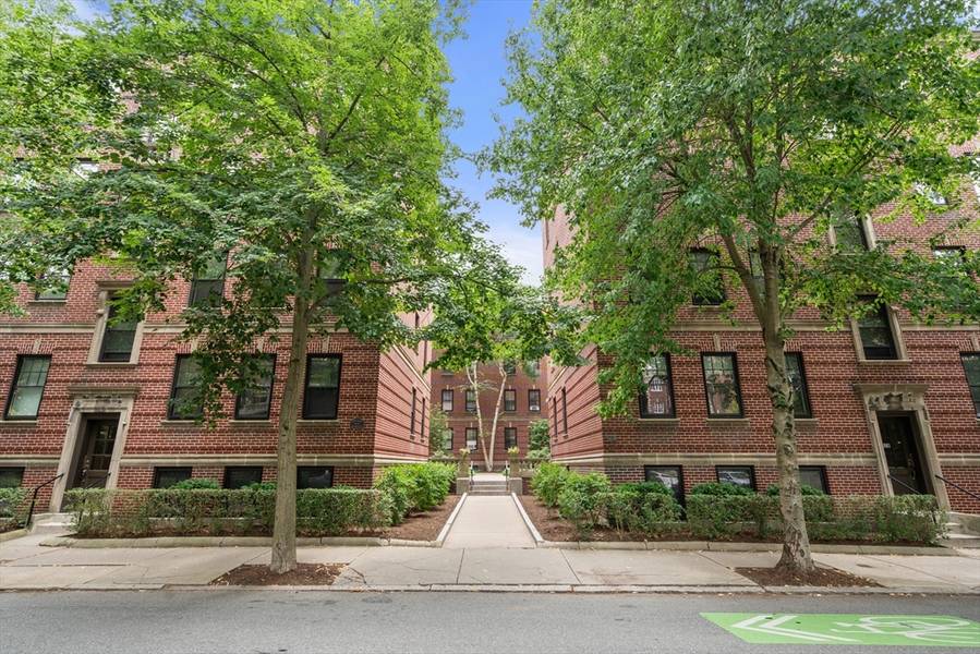 40 Linnaean St #11, Cambridge, MA 02138