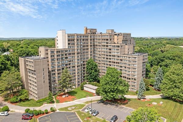 250 Hammond Pond Parkway #611S, Newton, MA 02467