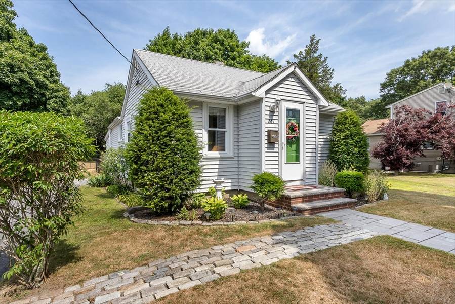 261 Centre Avenue, Rockland, MA 02370