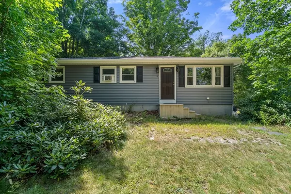 5 Flint Rd, Tyngsborough, MA 01879