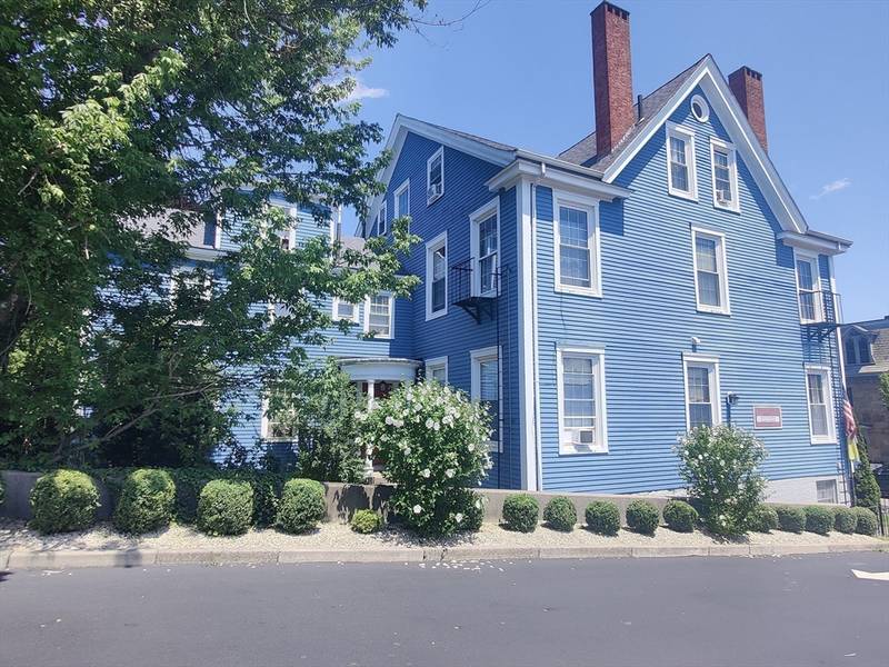 147 8th St, New Bedford, MA 02740