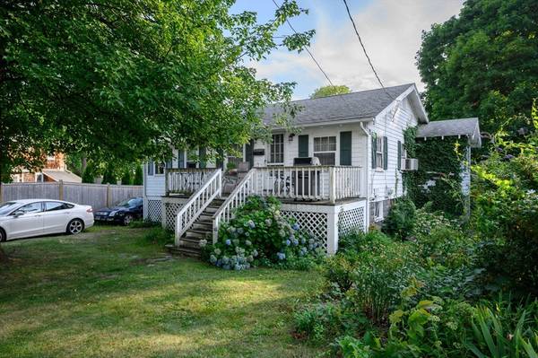 6 Whiton Ave, Hingham, MA 02043