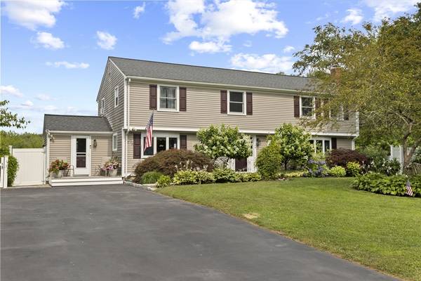 126 Presidential Cir, Marshfield, MA 02050