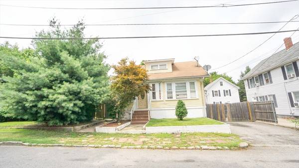 16 Wood St, Pawtucket, RI 02860