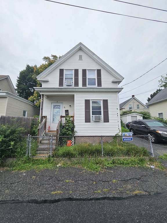 2 Viles Avenue, Lowell, MA 01850