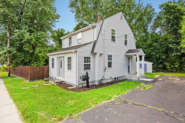 18 County St, Seekonk, MA 02771