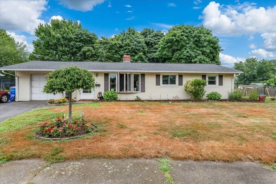 21 Louise Road, Holbrook, MA 02343