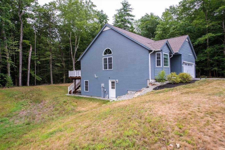 16 Ward Way, Danville, NH 03819