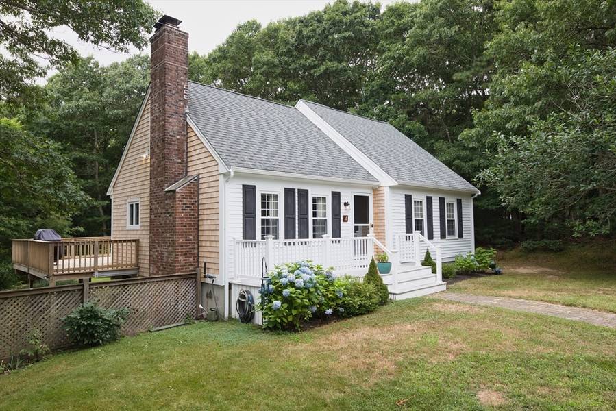 4 Gunstock Cir, Bourne, MA 02559